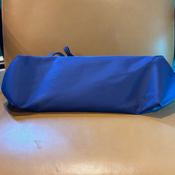 NWT Tumi Q Tote Shopper with Leather Straps - Picture 6 of 6